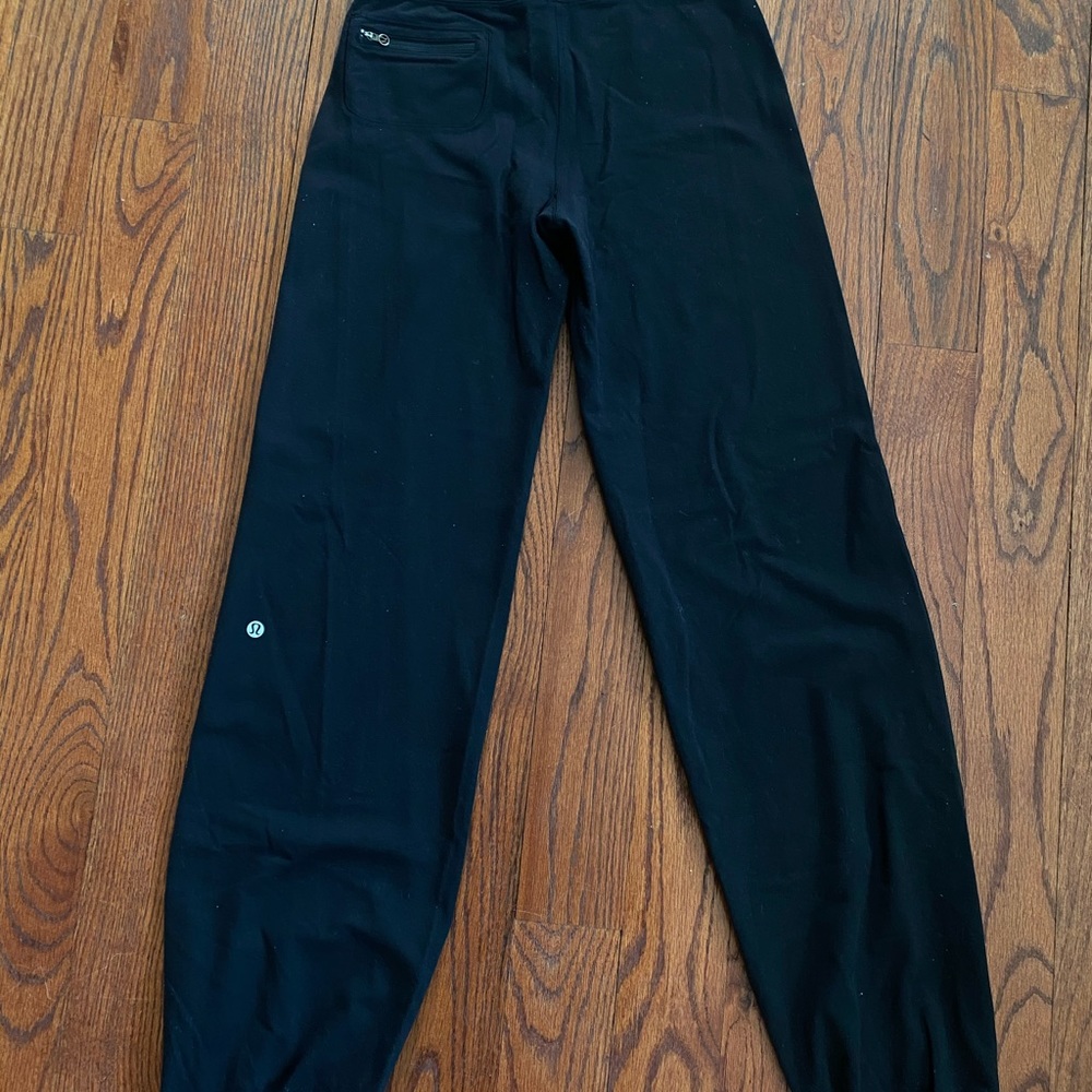 Lulu lemon black joggers size 4